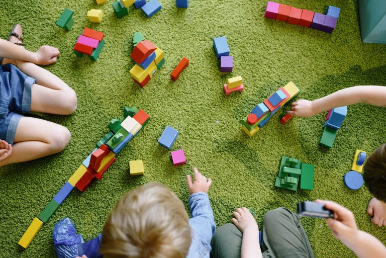 Ce Lego Duplo este potrivit pentru baieti si fete de varste mici?